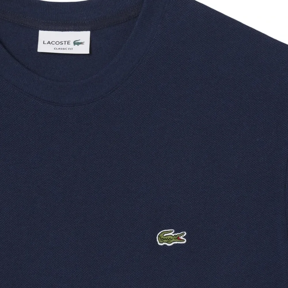 Футболка с круглым вырезом