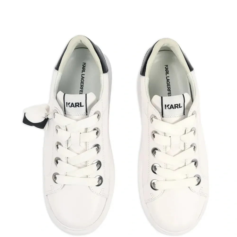 Кожаные кроссовки с декоративным элементом