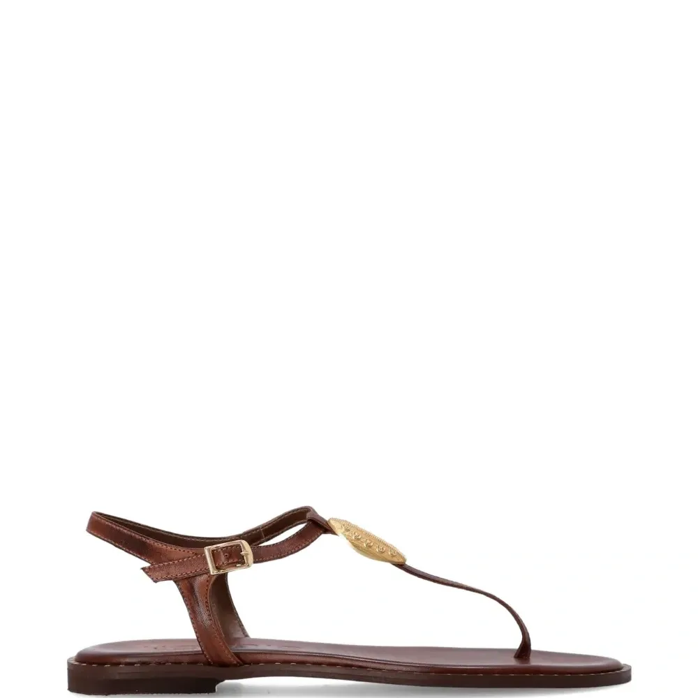 Босоножки с Т-образным ремешком и застёжкой-пряжкой