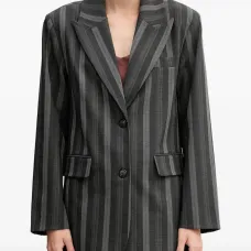 Блейзер в полоску на пуговицах
