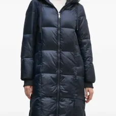 Стеганое пальто с капюшоном от MMNova