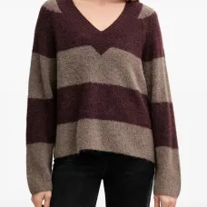 Полосатый свитер с V-образным вырезом