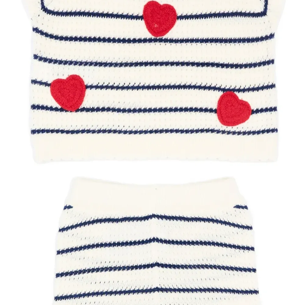 Комплект из брюк в полоску с декором в виде сердца