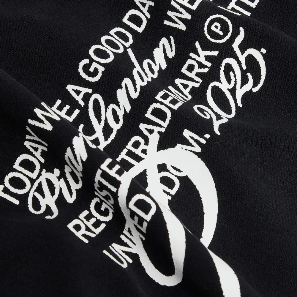 Футболка с логотипом