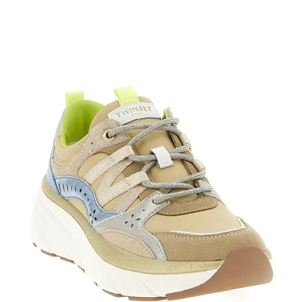 Замшевые кроссовки