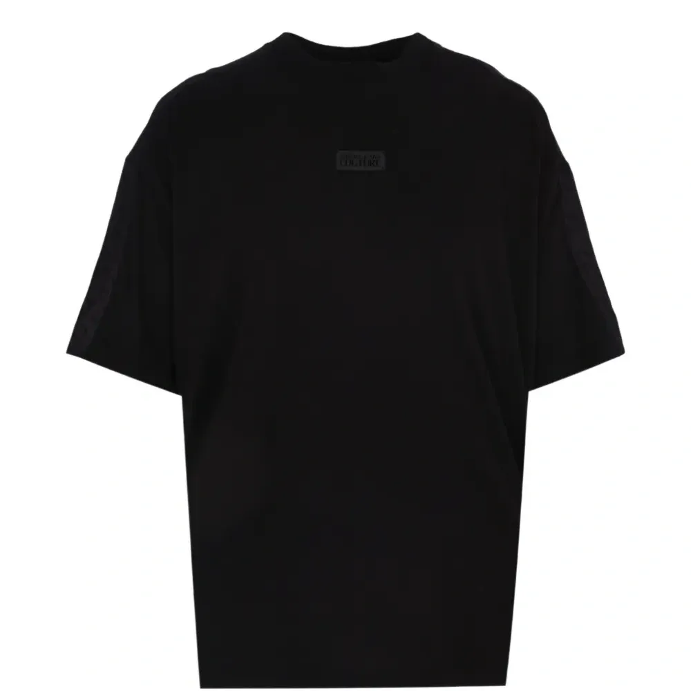 Футболка с нашивкой-логотипом