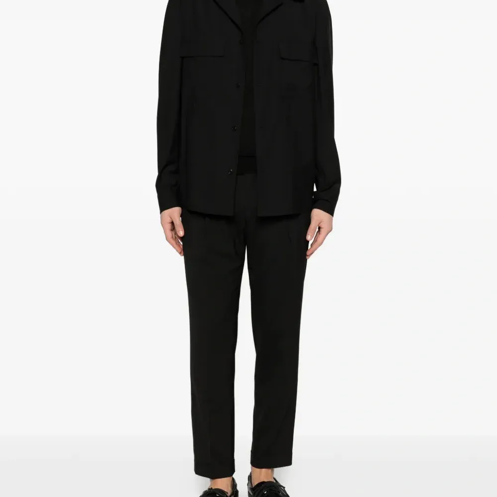 Футболка с круглым вырезом и короткими рукавами