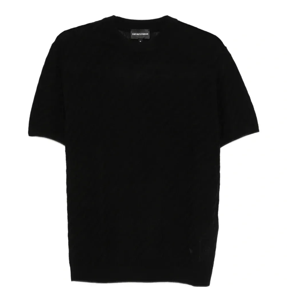 Футболка с круглым вырезом и короткими рукавами