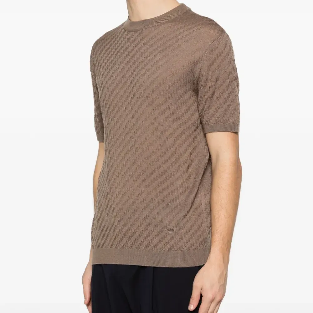 Фактурная футболка с круглым вырезом