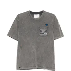 Футболка с накладным карманом на груди