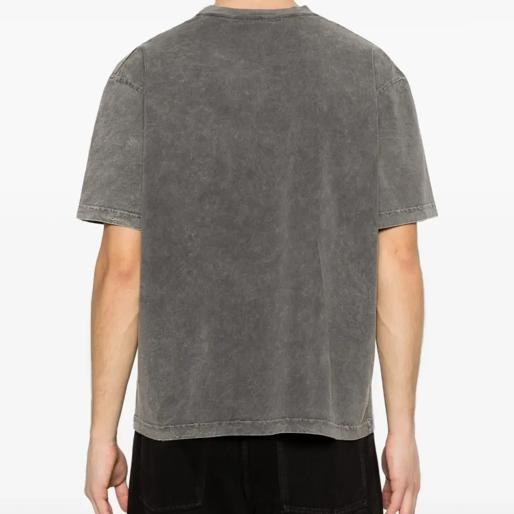 Футболка с накладным карманом на груди