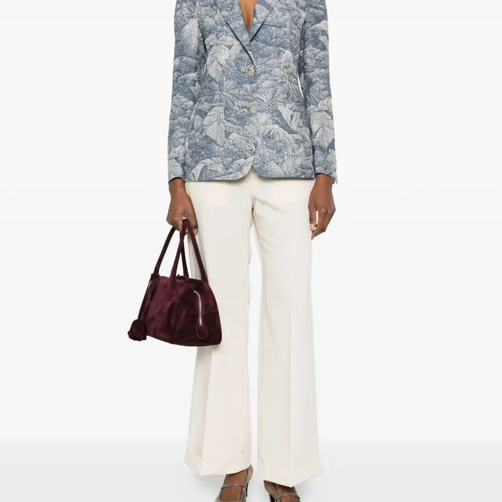 Брюки с подогнутыми манжетами