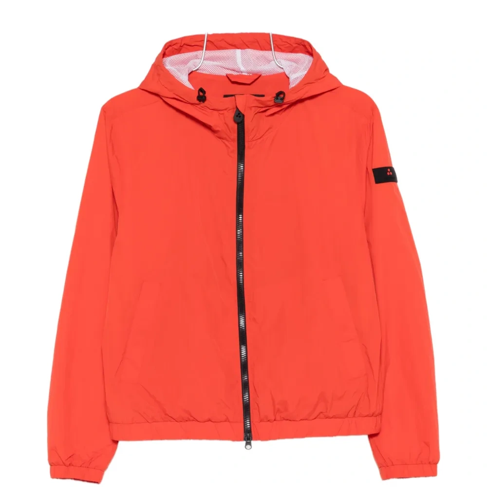 Куртка на молнии с капюшоном