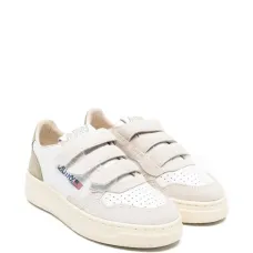 Кроссовки с нашивкой-логотипом