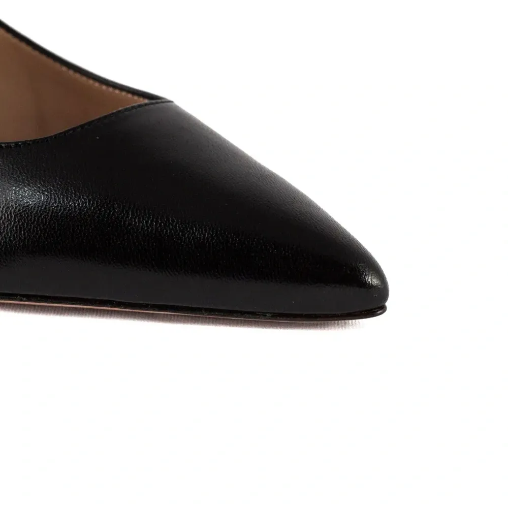 Босоножки-сланцы с заострённым носком Босоножки-сланцы с заострённым носком