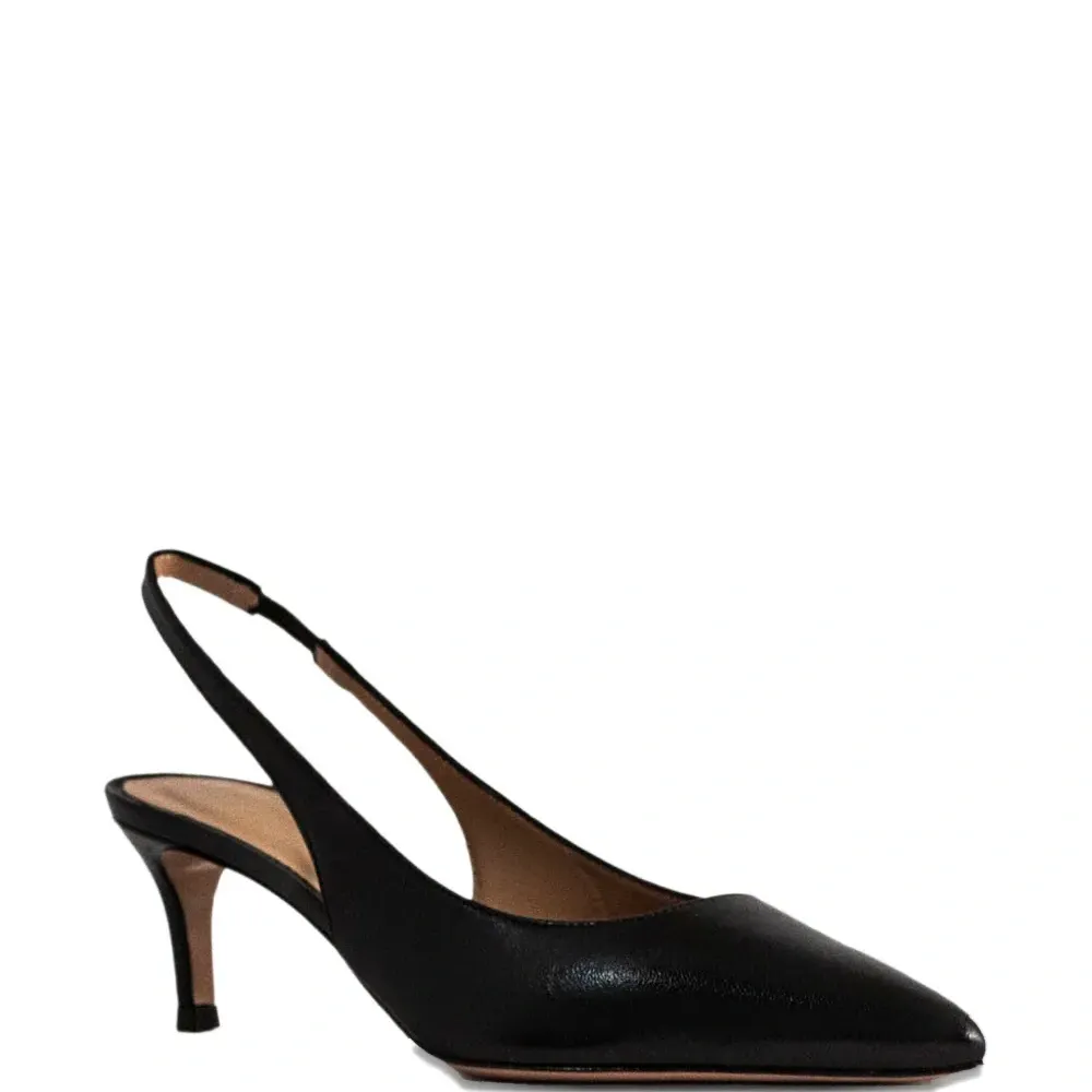 Босоножки-сланцы с заострённым носком Босоножки-сланцы с заострённым носком