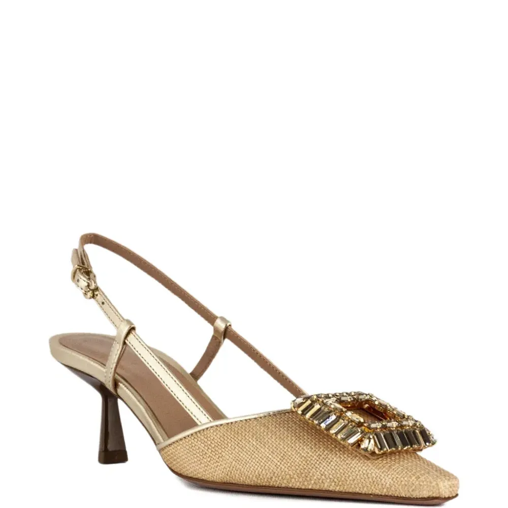 Сандалии с украшенными ремешками Сандалии с украшенными ремешками