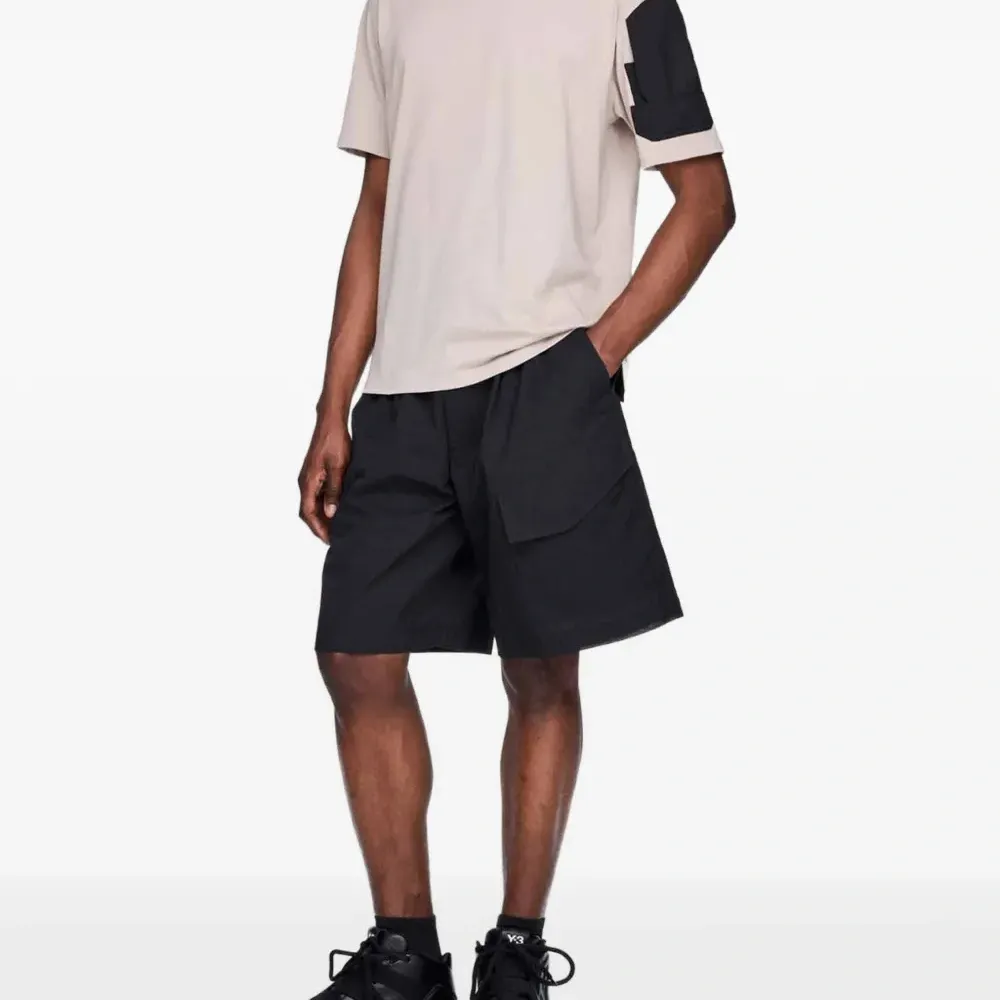 Футболка с короткими рукавами