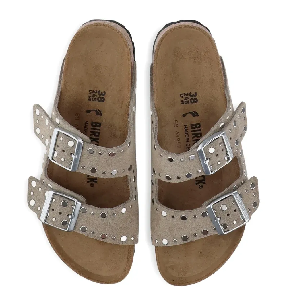 Сандалии Arizona с регулируемыми ремешками и заклёпками