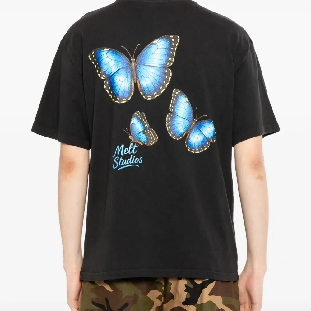 Футболка с принтом бабочек