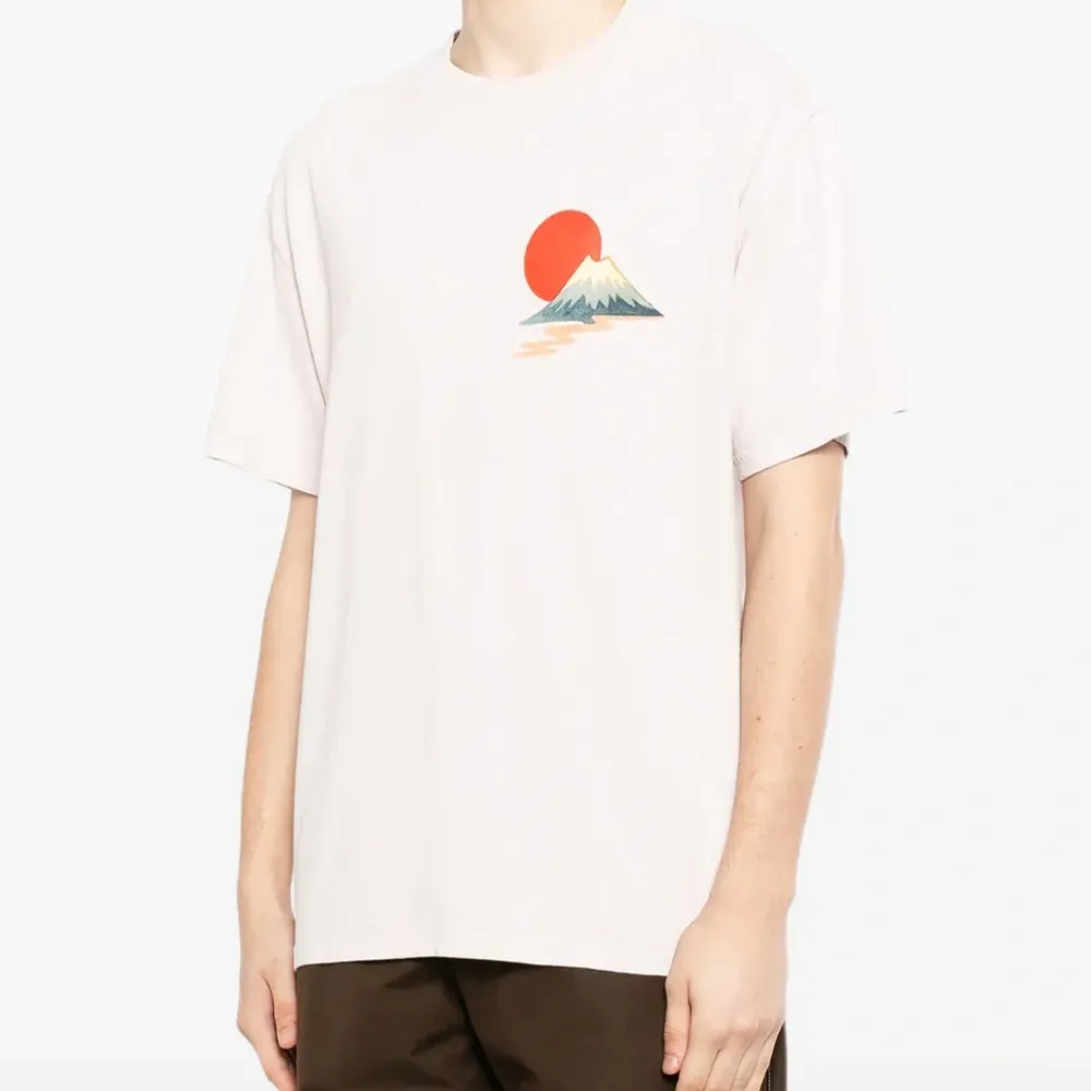 Футболка с горным принтом