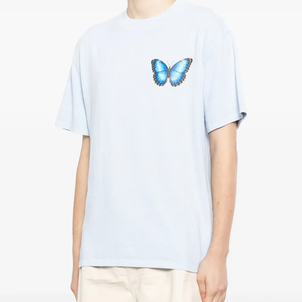 Футболка с логотипом-бабочкой
