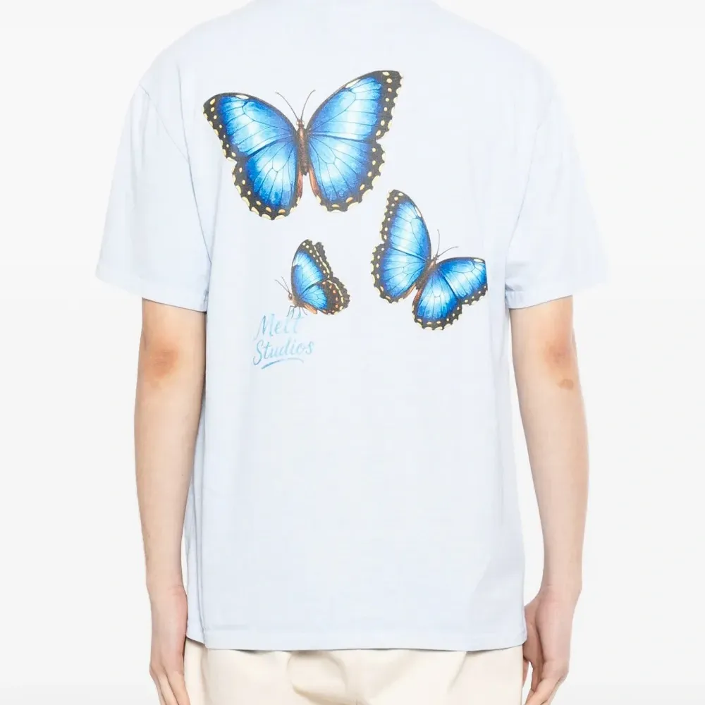 Футболка с логотипом-бабочкой