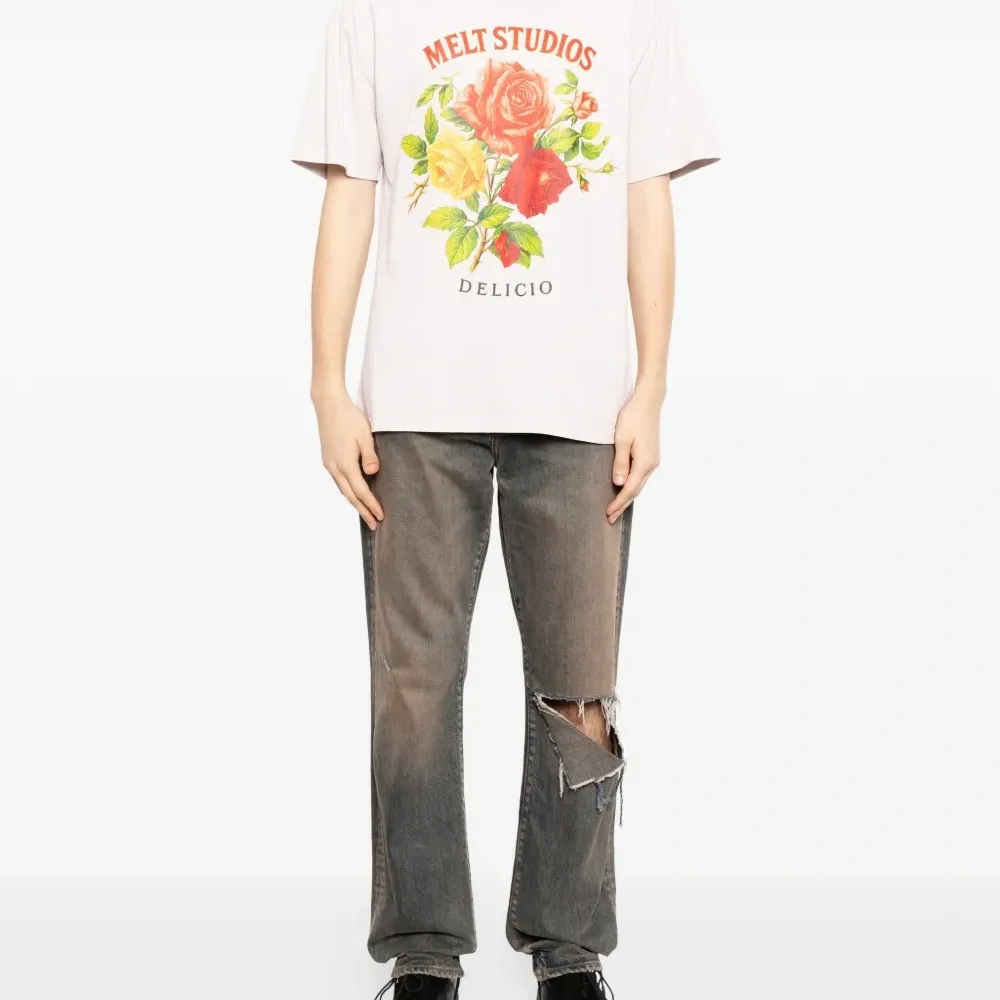 Футболка с цветочным принтом