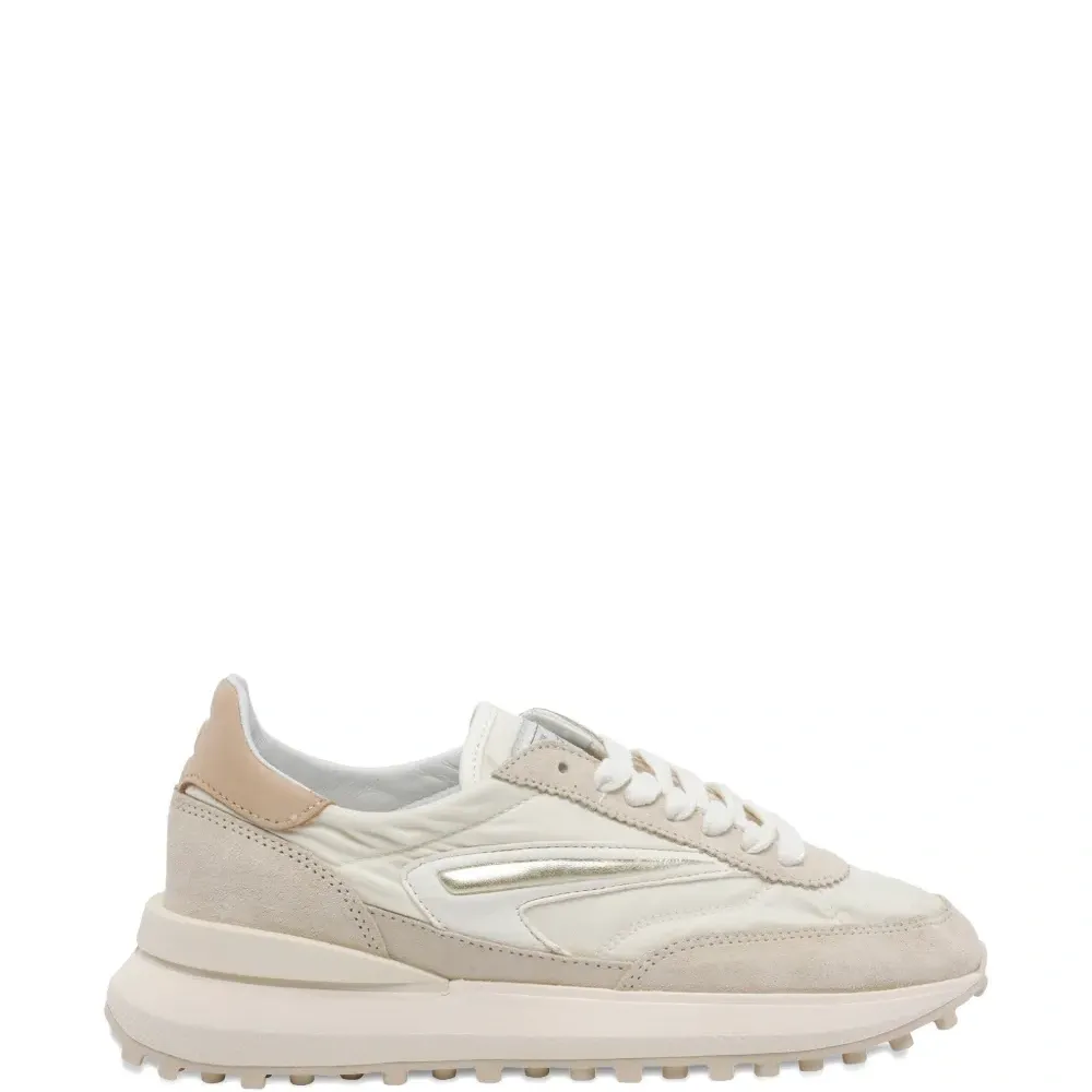 Замшевые кроссовки Athleta