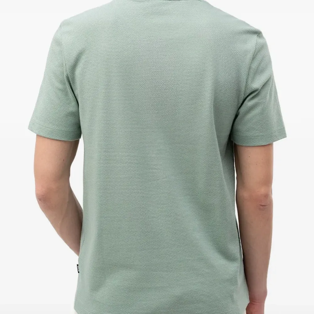 Футболка из жаккарда с объемным узором