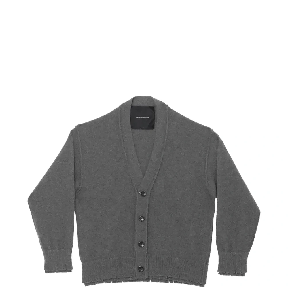 Кардиган с потертыми краями и пуговицами