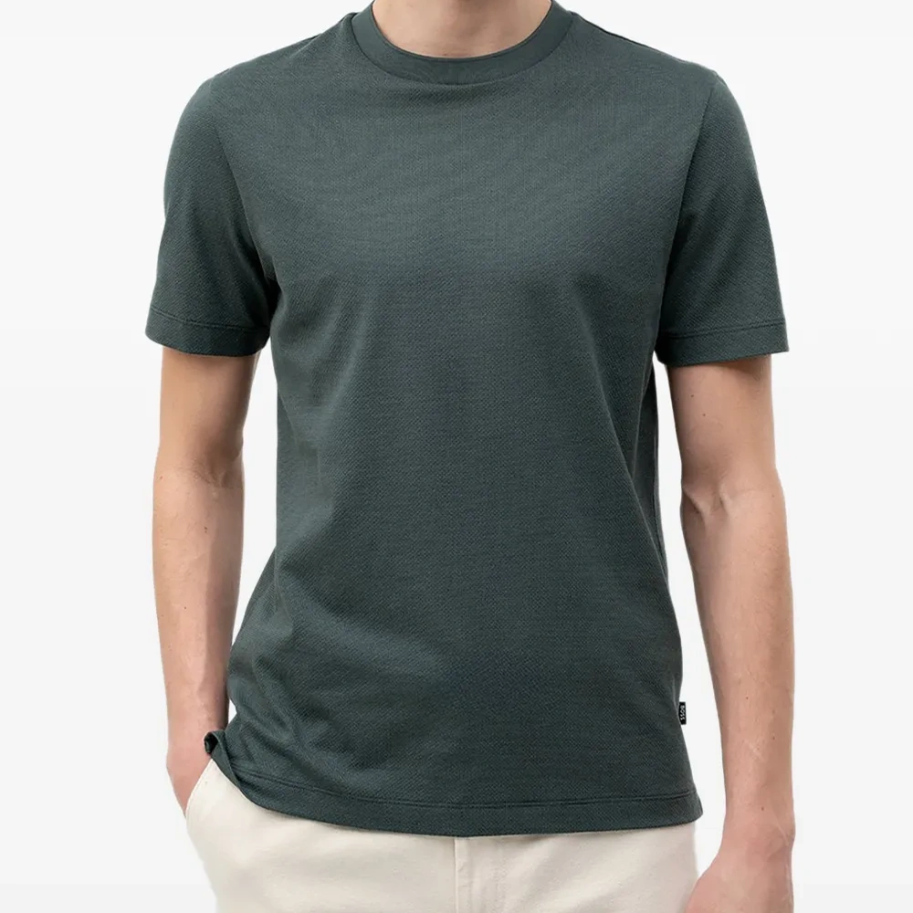 Футболка с круглым вырезом