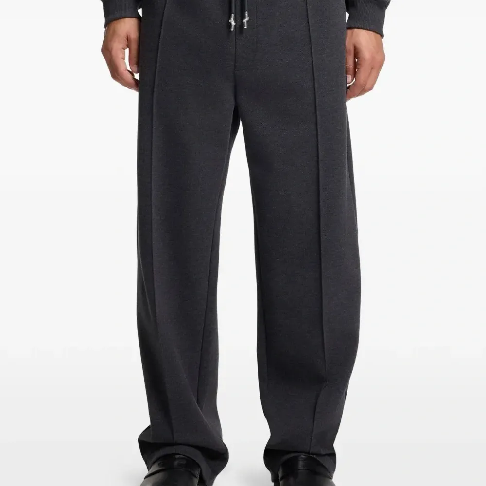 Брюки с нашивкой-логотипом