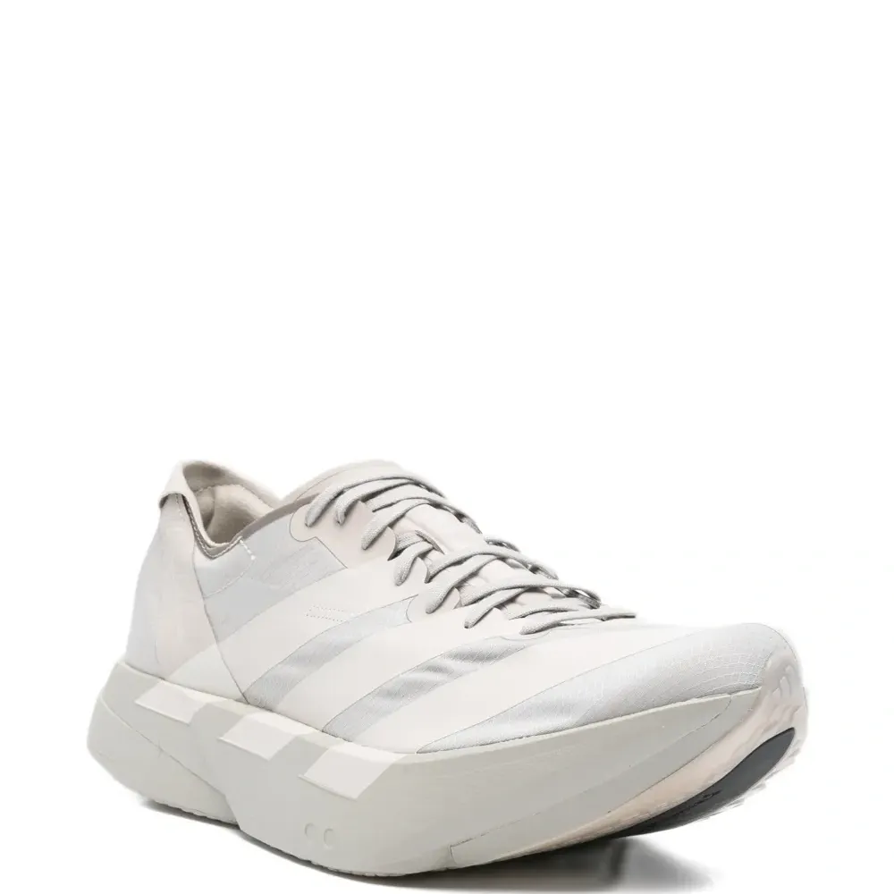 Кроссовки в полоску