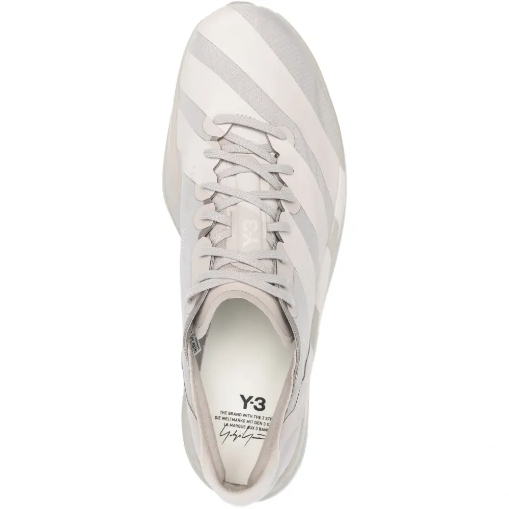 Кроссовки в полоску