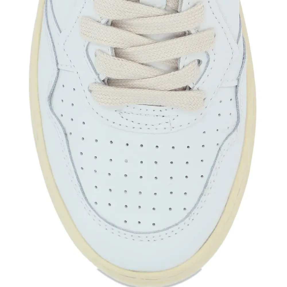 Низкие перфорированные кеды Medalist