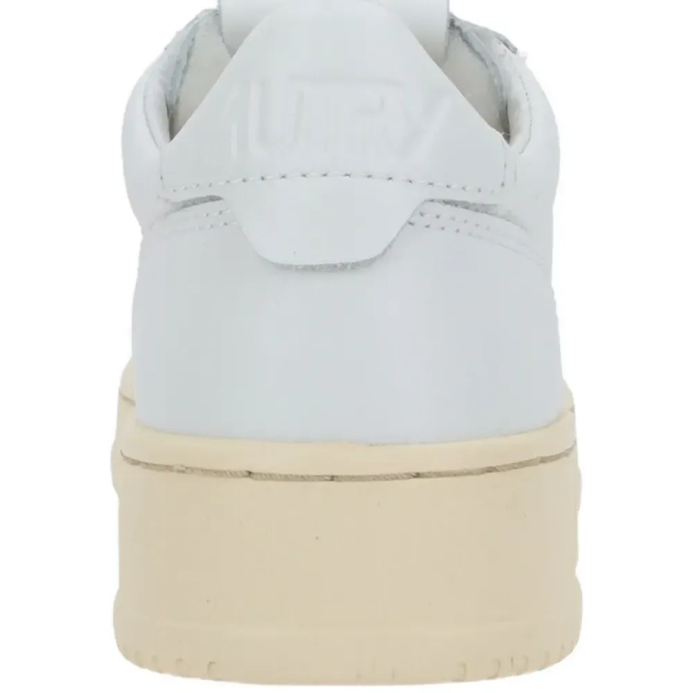 Низкие перфорированные кеды Medalist