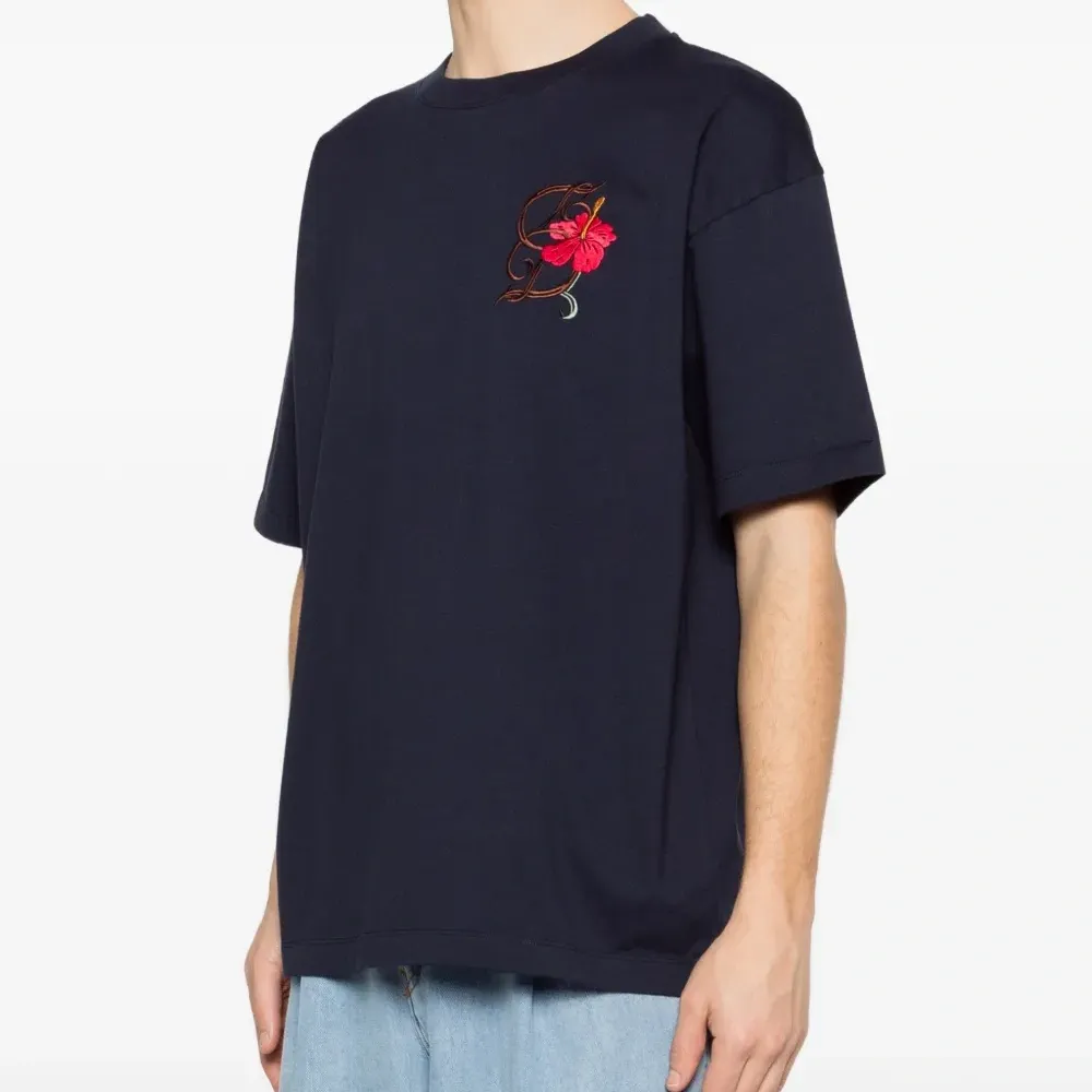 Футболка с вышивкой "Гибискус"