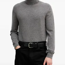 Свитер с высоким воротом и длинными рукавами Свитер с высоким воротом и длинными рукавами