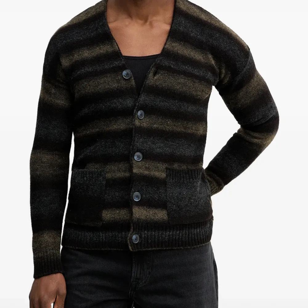 Кардиган с карманом и полосатым узором