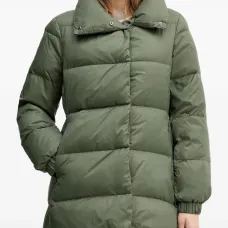 Стёганая куртка с высоким воротником Стёганая куртка с высоким воротником