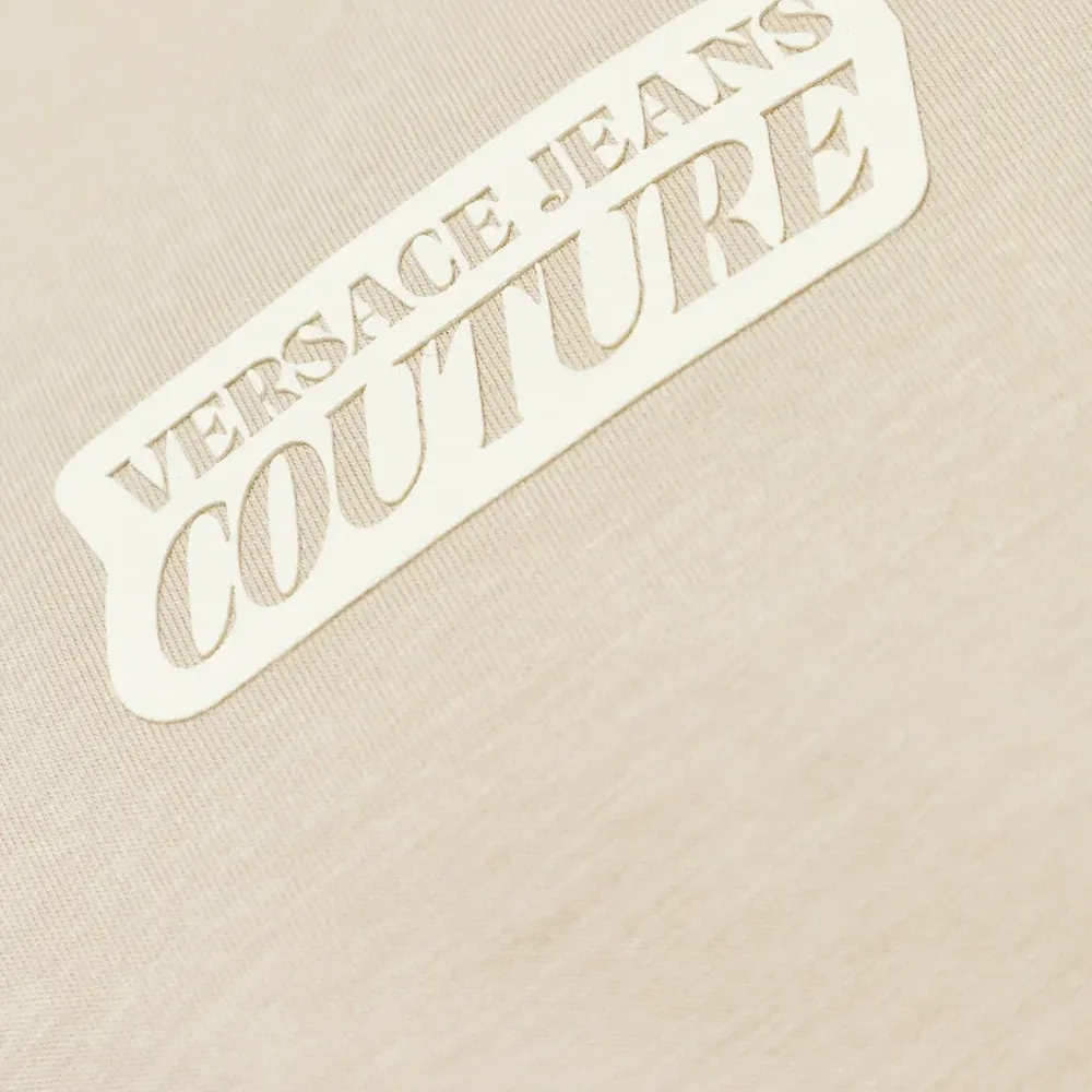 Футболка с логотипом