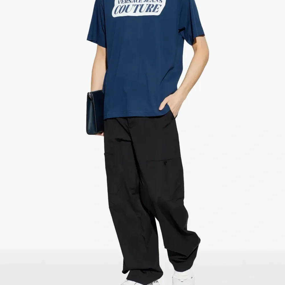 Футболка с логотипом