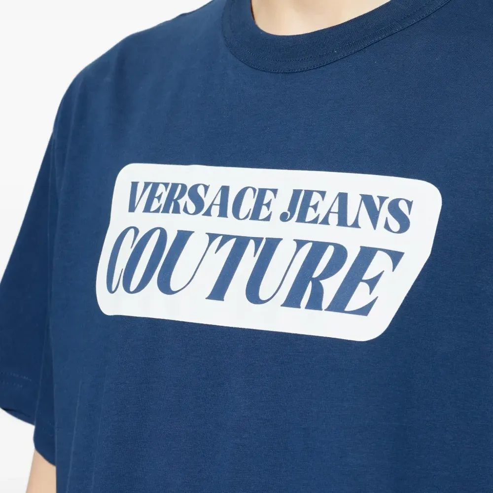 Футболка с логотипом