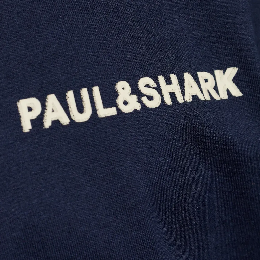 Футболка с логотипом