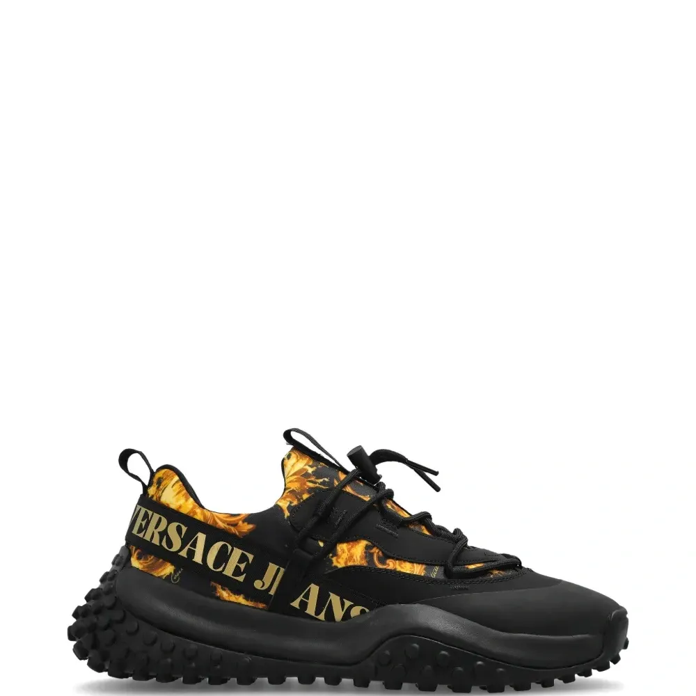 Кроссовки с узором на шнуровке