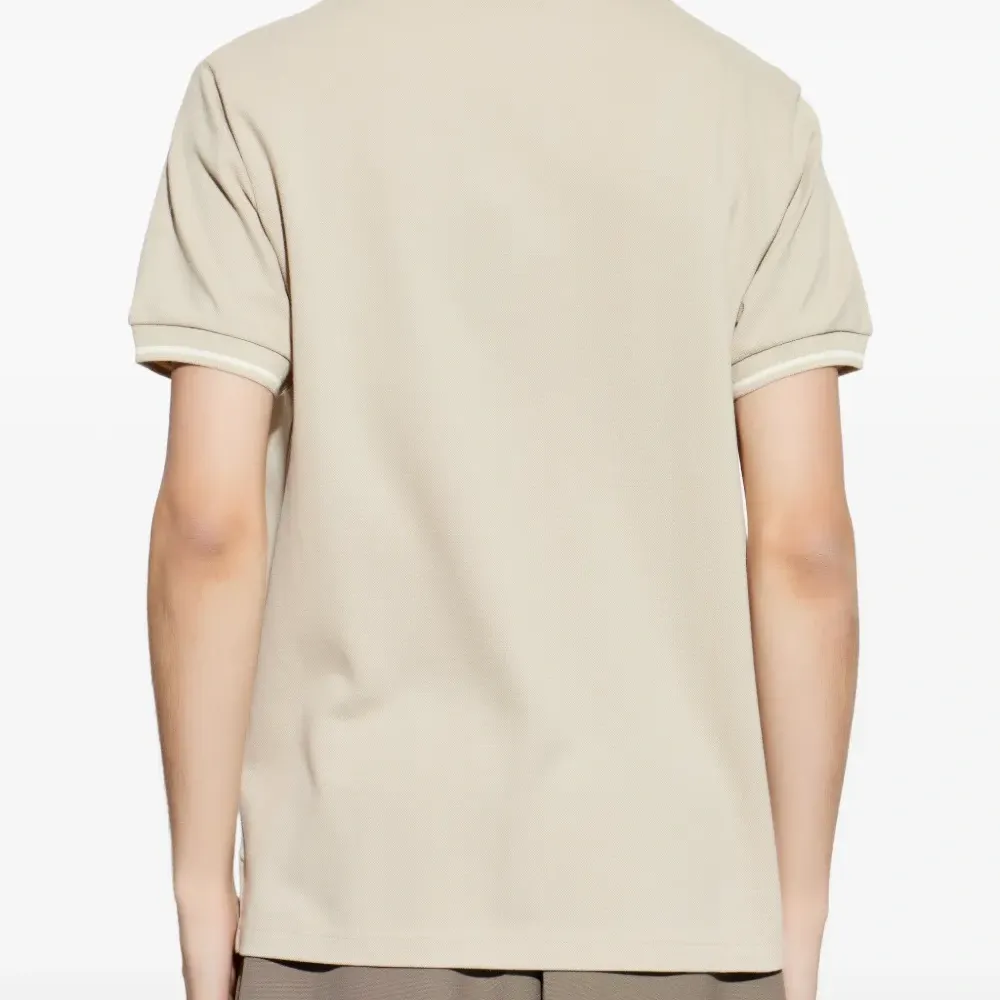 Поло с окантовкой и логотипом