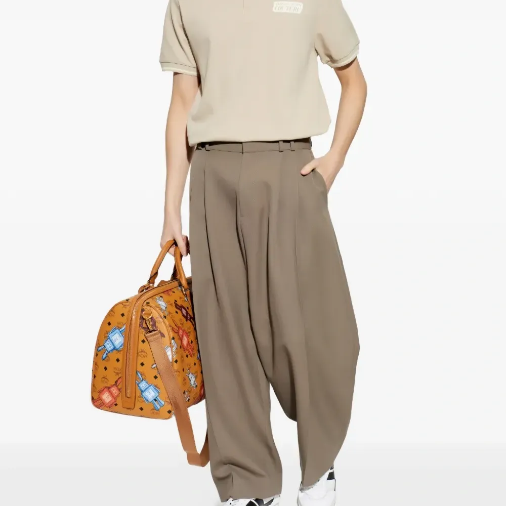 Поло с окантовкой и логотипом