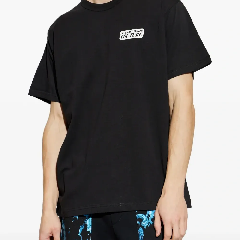 Футболка с круглым вырезом