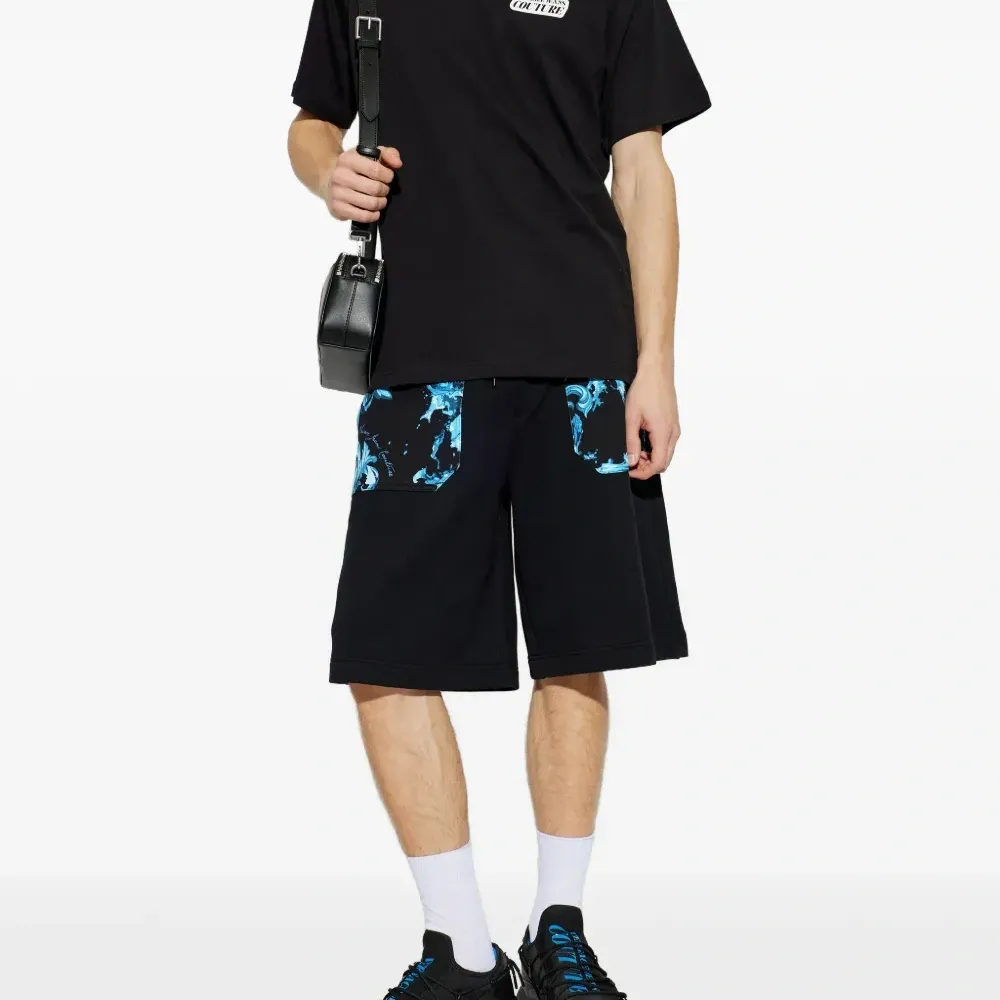 Футболка с круглым вырезом